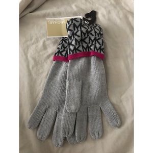 Michael Kors Knit Gloves